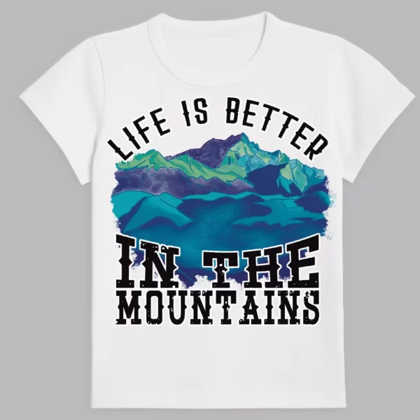t-shirt in white colours with a print of the mountains